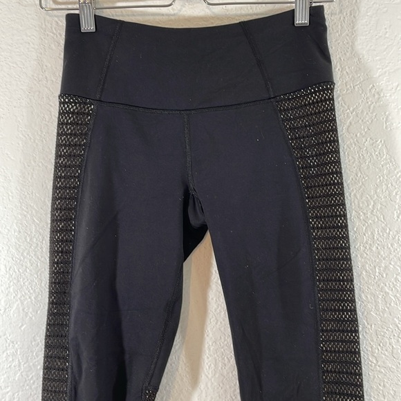 VICTORIA’S SECRET VSX SPORT KNOCKOUT ATHLETIC CAPRI LEGGINGS SIZE XS BLACK - Picture 2 of 8